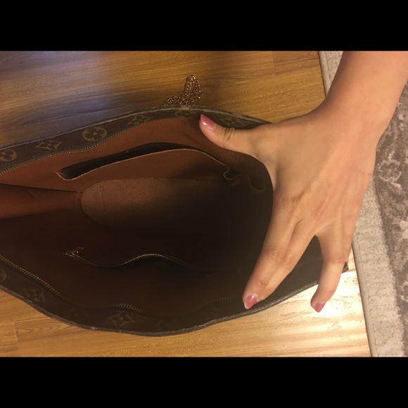 Louis Vuitton Babylone Bag - Picture 2 of 8